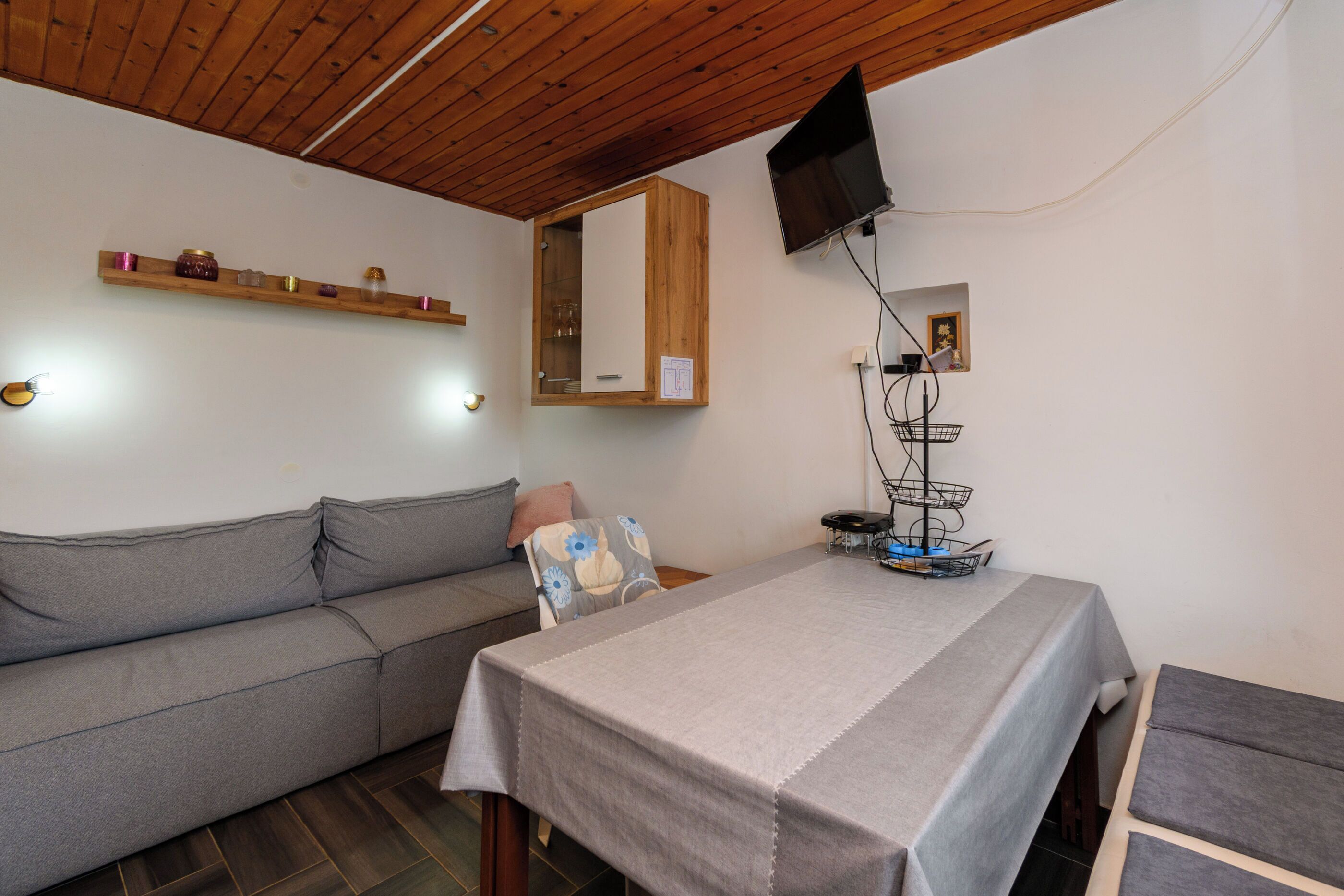 Apartment (A1) | Dining