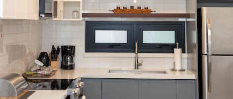 Apartment, Patio | Private kitchen