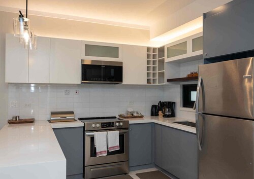 VIA Braemar Suites - with roof-top pool