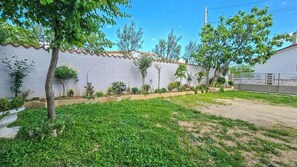 Courtyard - Apartments Plavsic (Novi Vinodolski)