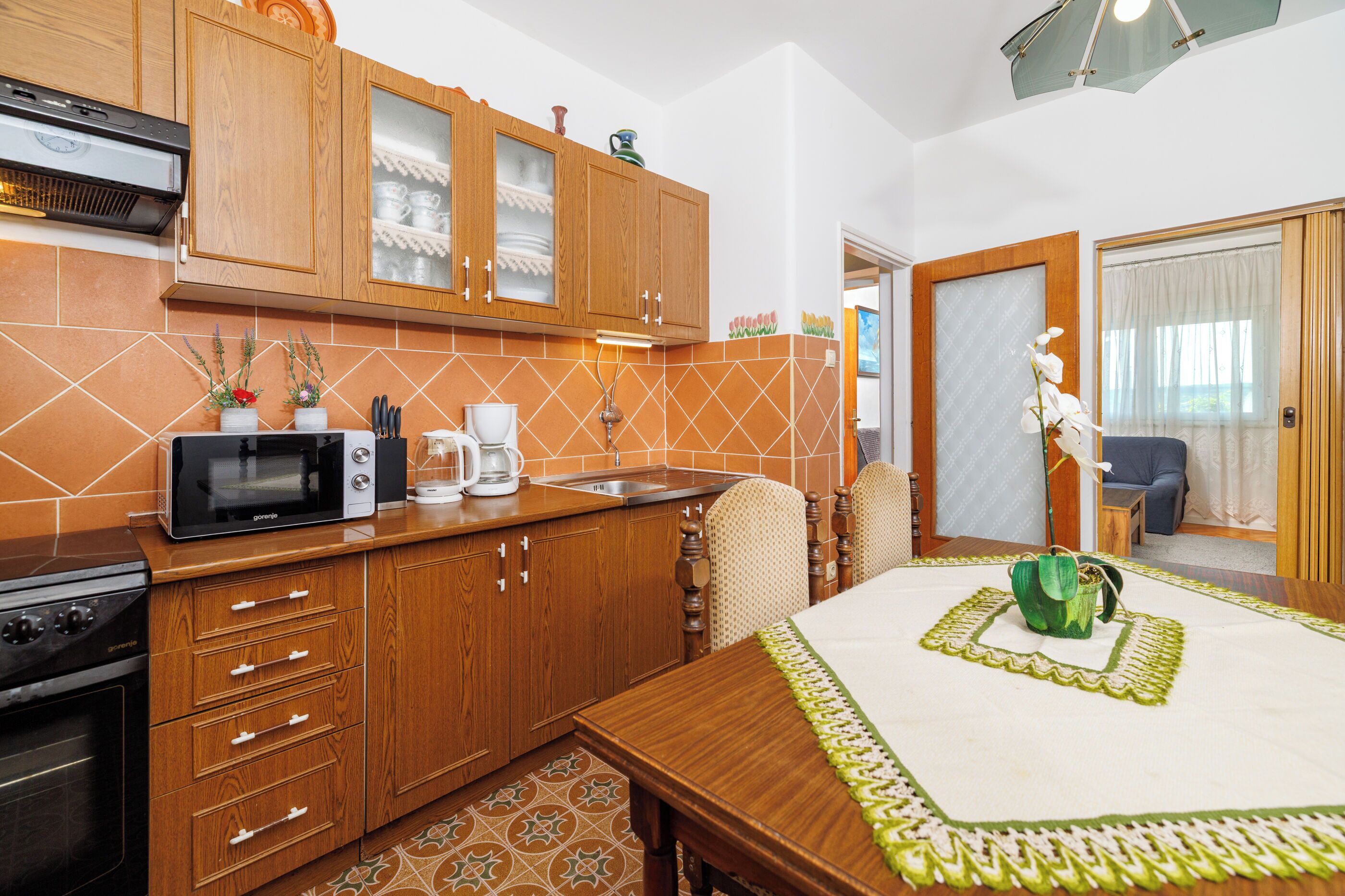 Apartment (A1) | Private kitchen | Espresso maker, fridge, oven, stovetop