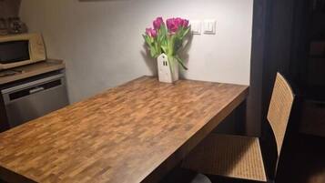 Apartment (A1) | Dining