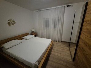 Apartment (A1) | Iron/ironing board, WiFi (free) - Apartment La Marela (Seget)