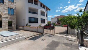 Kiến trúc tòa nhà