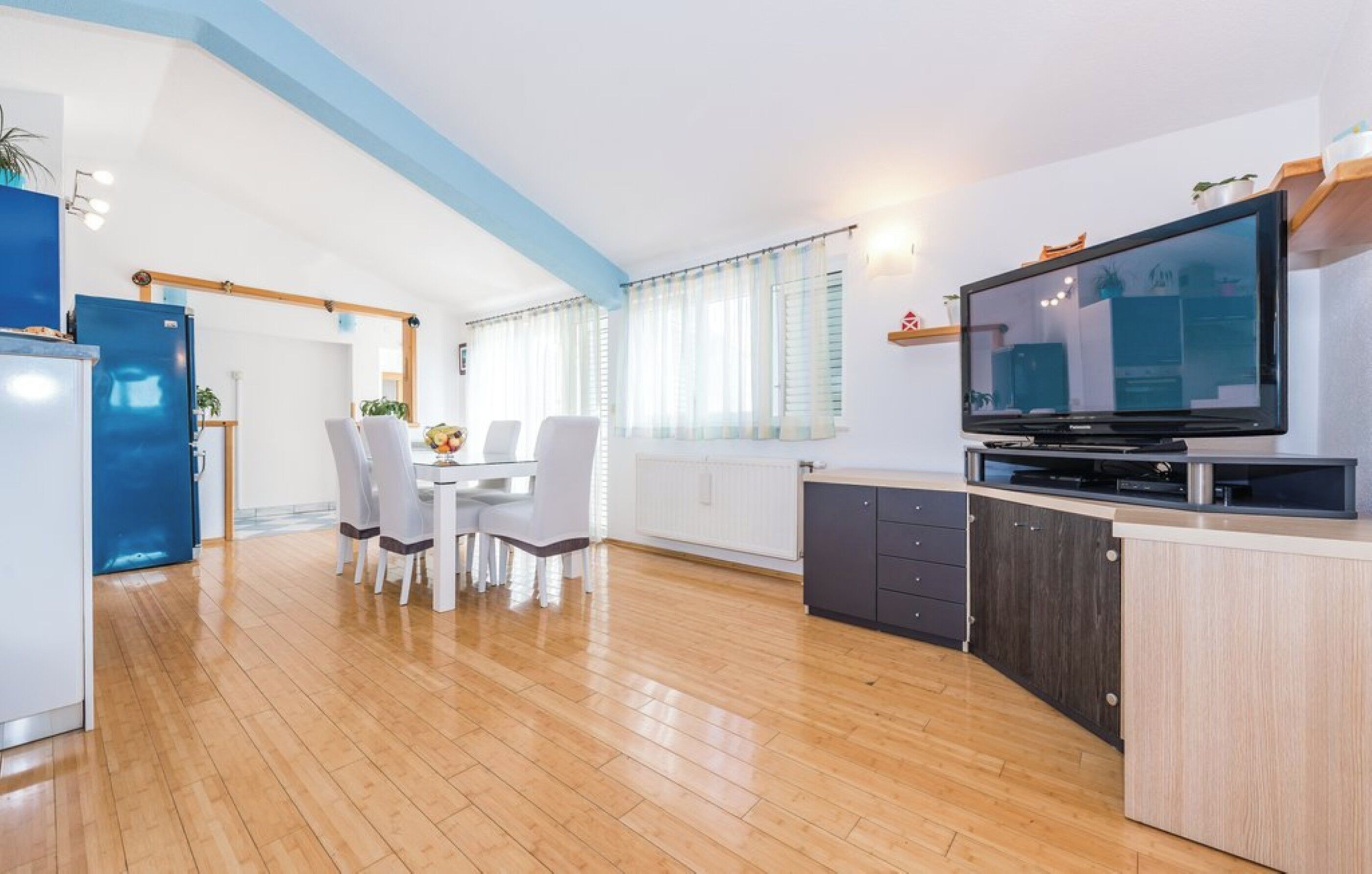 House | Dining