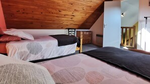 2 habitaciones, tabla de planchar con plancha, wifi y ropa de cama 