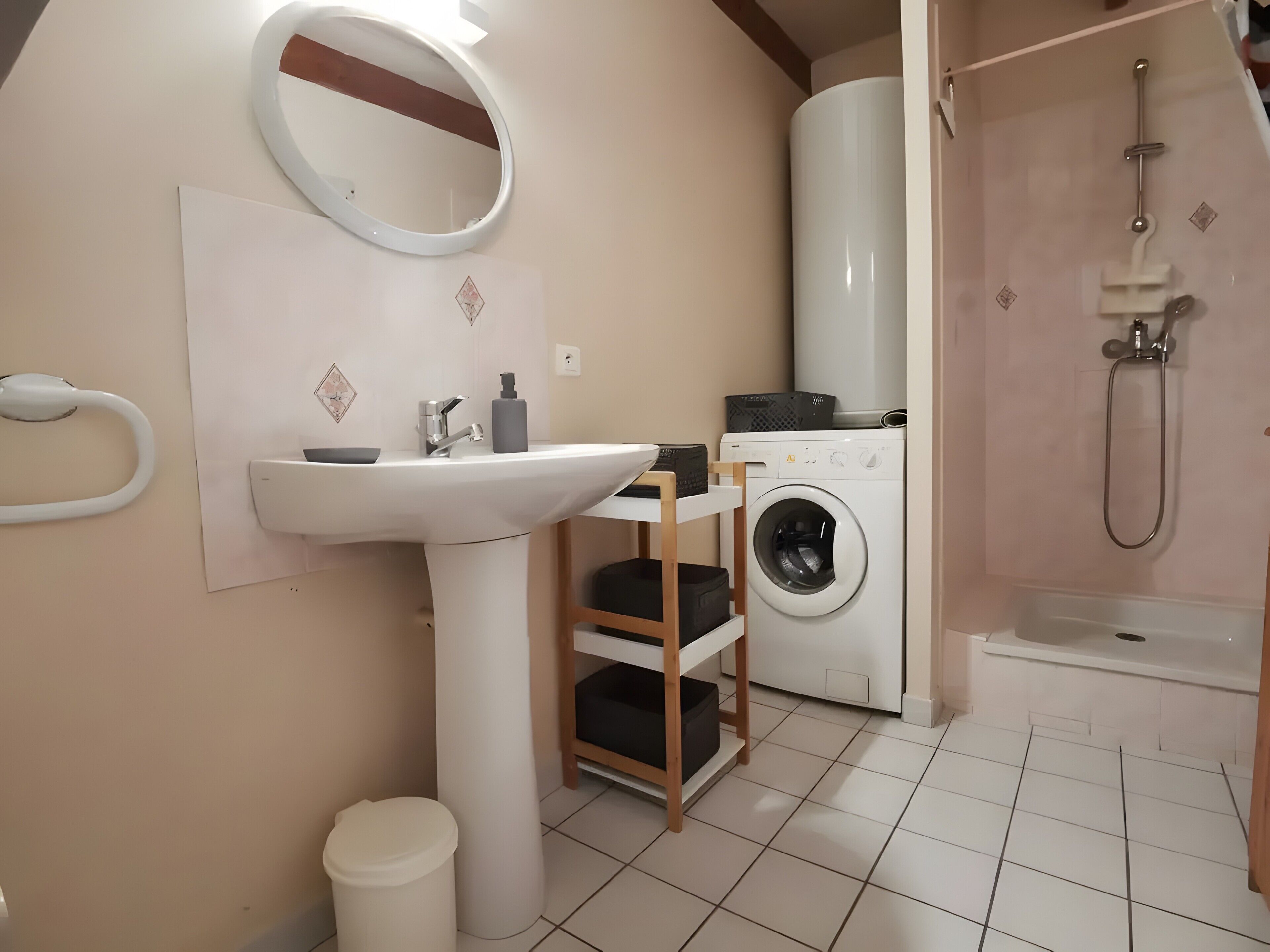 Douche, sèche-cheveux