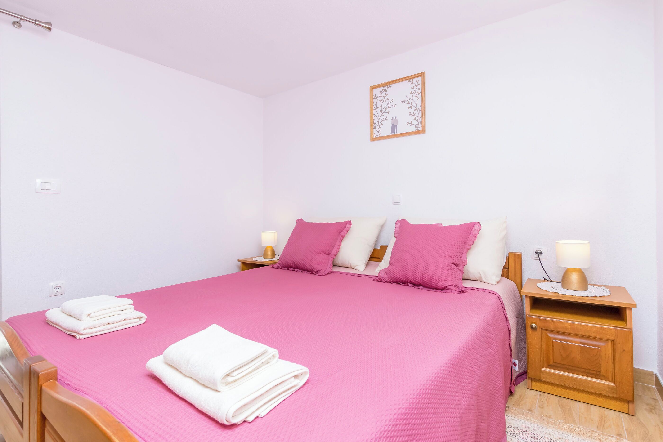 House | In-room safe, iron/ironing board, free WiFi
