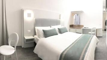 Classic Double Room, Sea View | In-room safe, blackout curtains, soundproofing, free WiFi