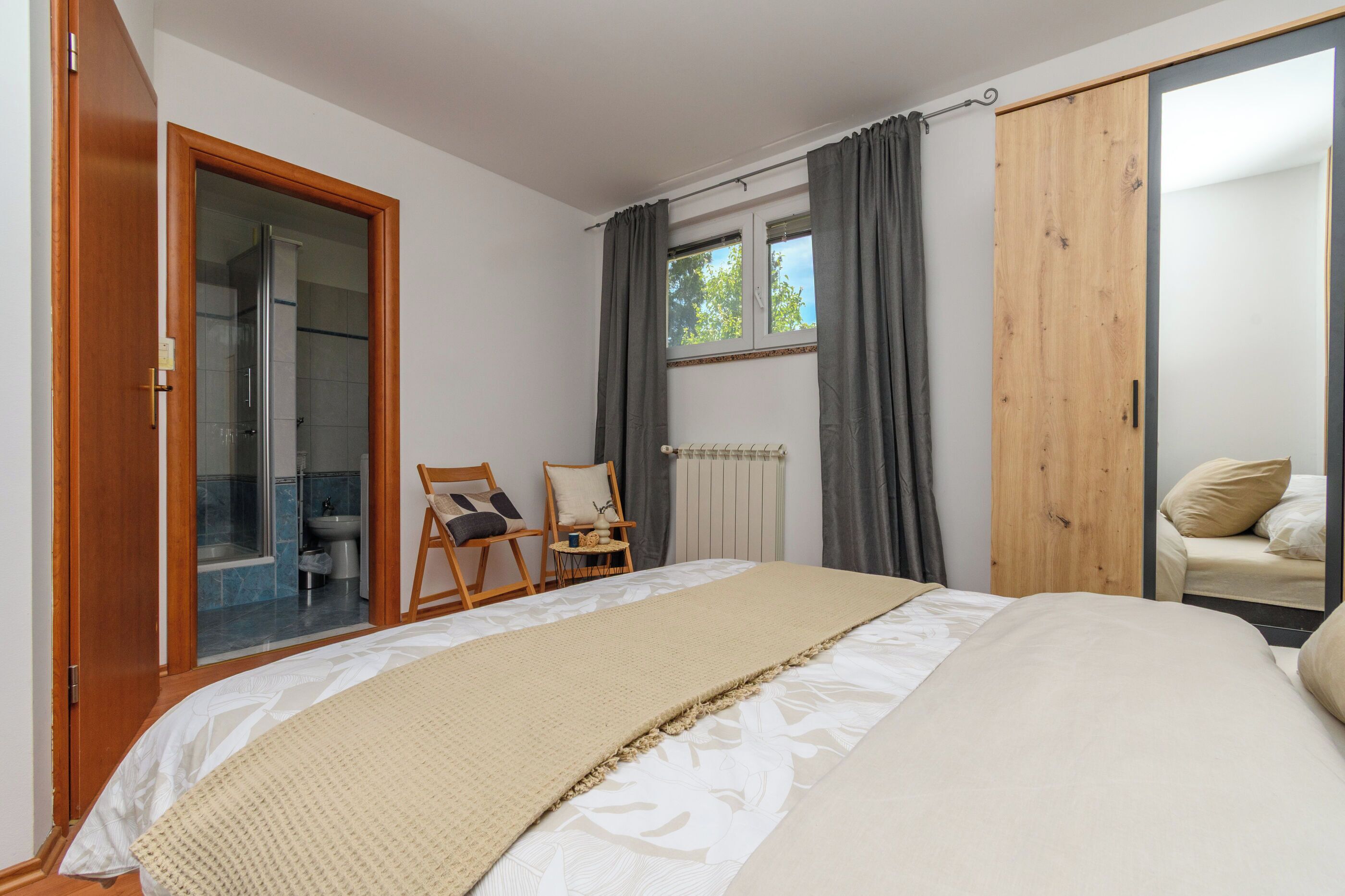 Apartment (A1) | In-room safe, iron/ironing board, free WiFi
