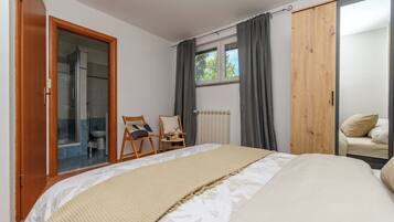Apartment (A1) | In-room safe, iron/ironing board, free WiFi