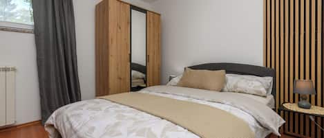 In-room safe, iron/ironing board, free WiFi