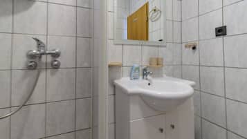 Apartment (A2) | Bathroom