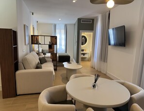 Apartment | Dining - Santa Barbara Suite (Albacete)