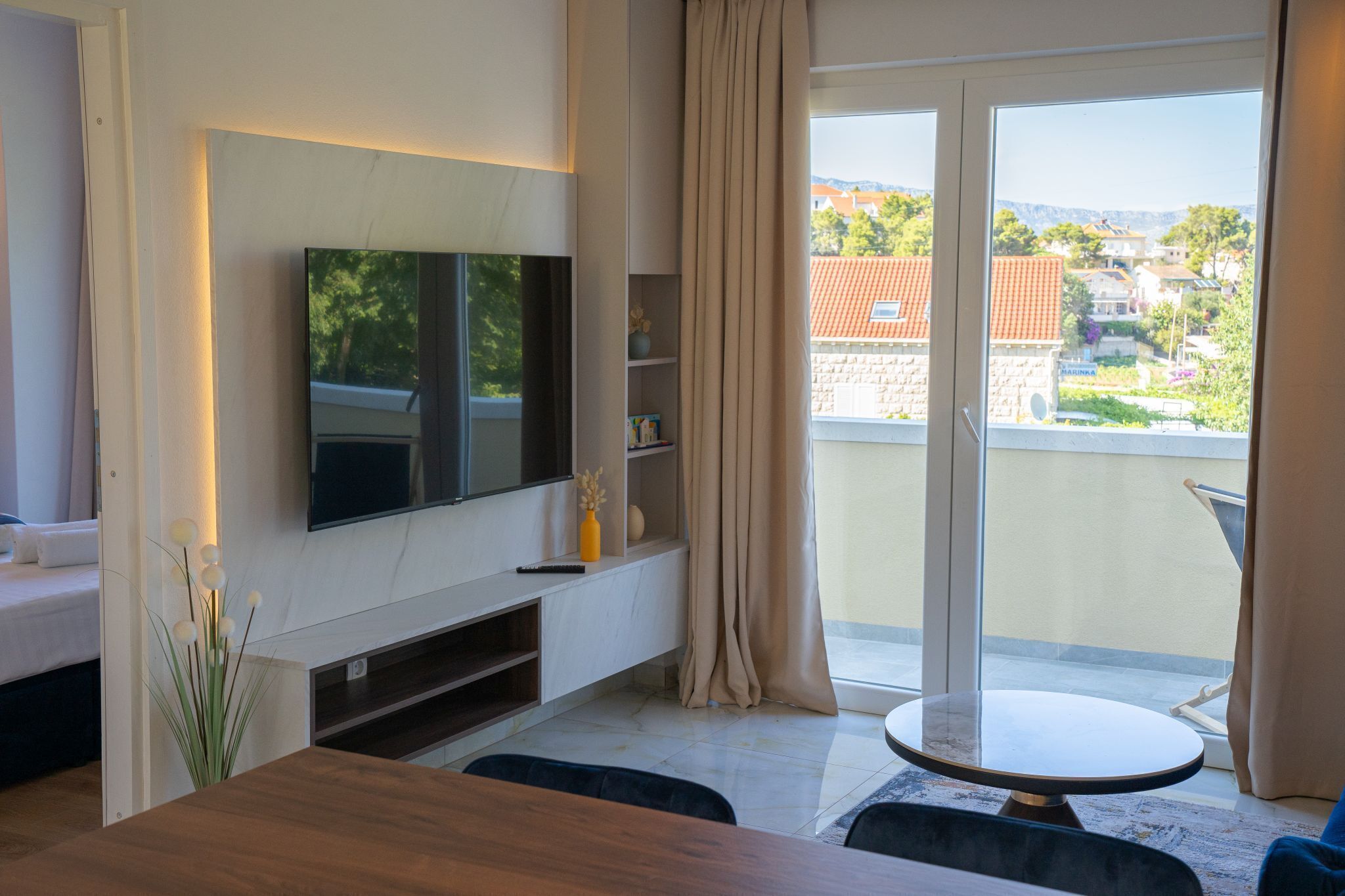 Apartment (A1) | Living room | Smart TV