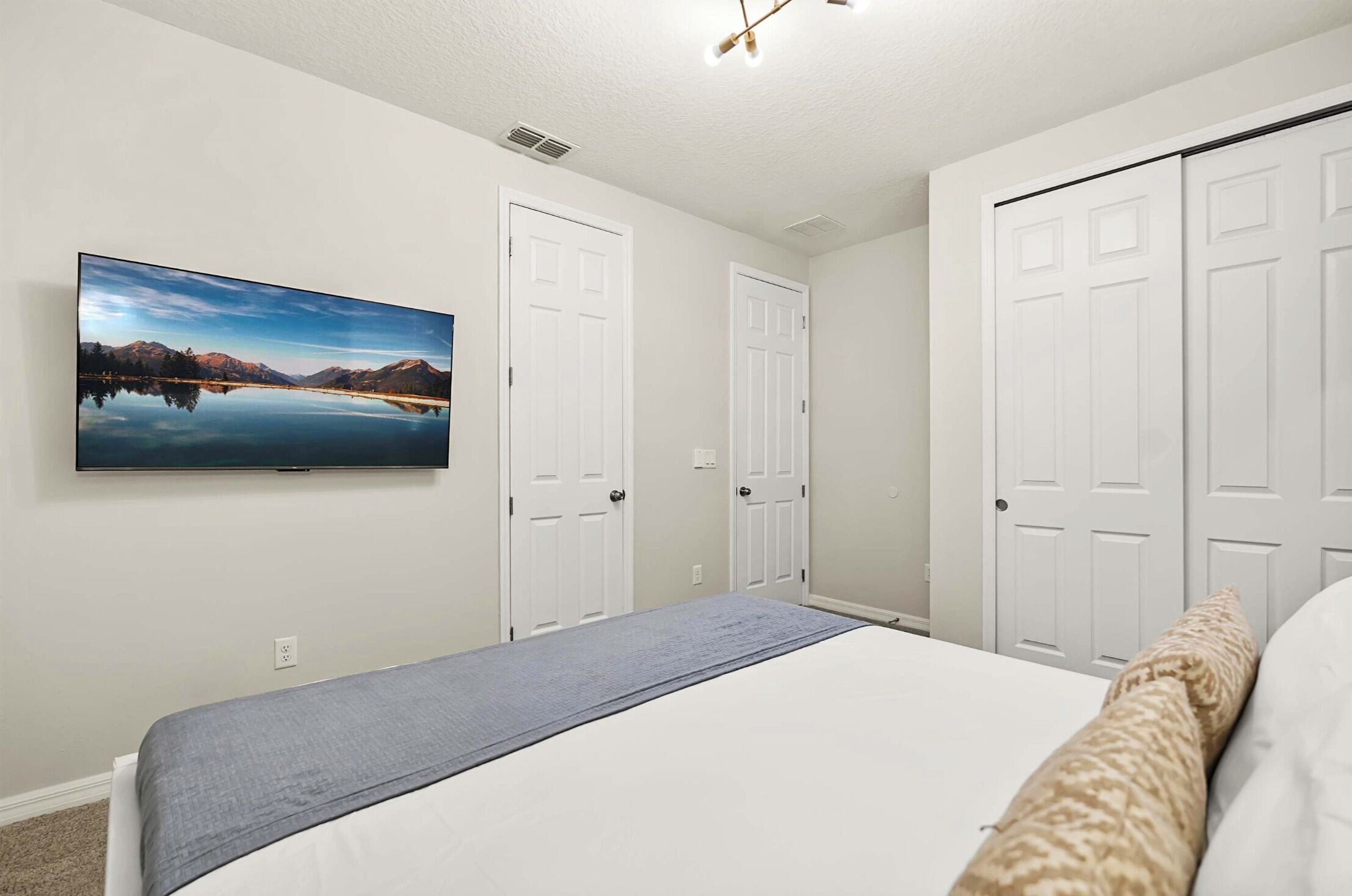 9 bedrooms, iron/ironing board, free WiFi, bed sheets