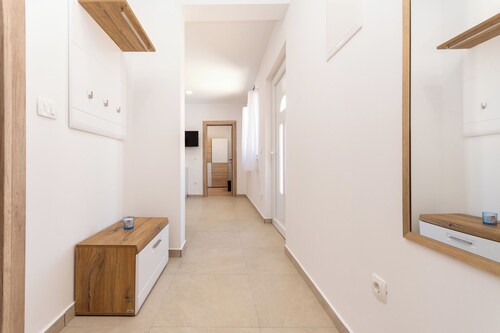 House Mirakul Near Krka With Private Pool
