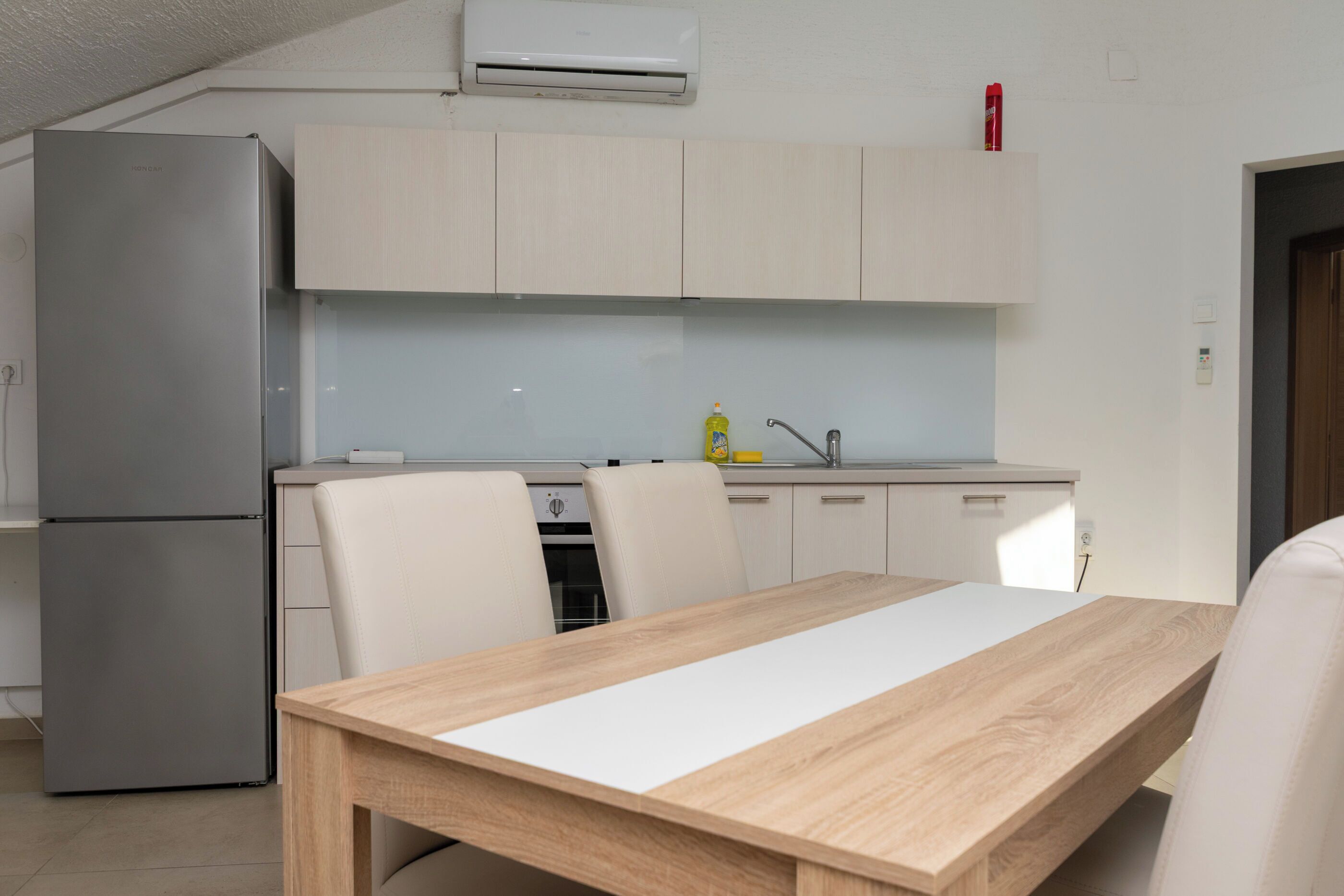 Apartment (A1) | Eigene Küche | Kühlschrank, Ofen, Kochgeschirr/Geschirr/Besteck, Gefrierschrank