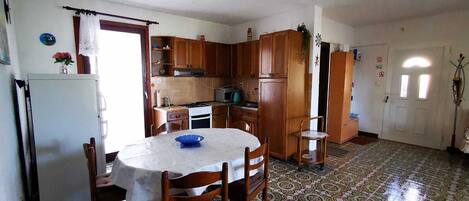 Appartement (A3) | Cuisine privée | Machine à expresso, réfrigérateur, four, lave-vaisselle