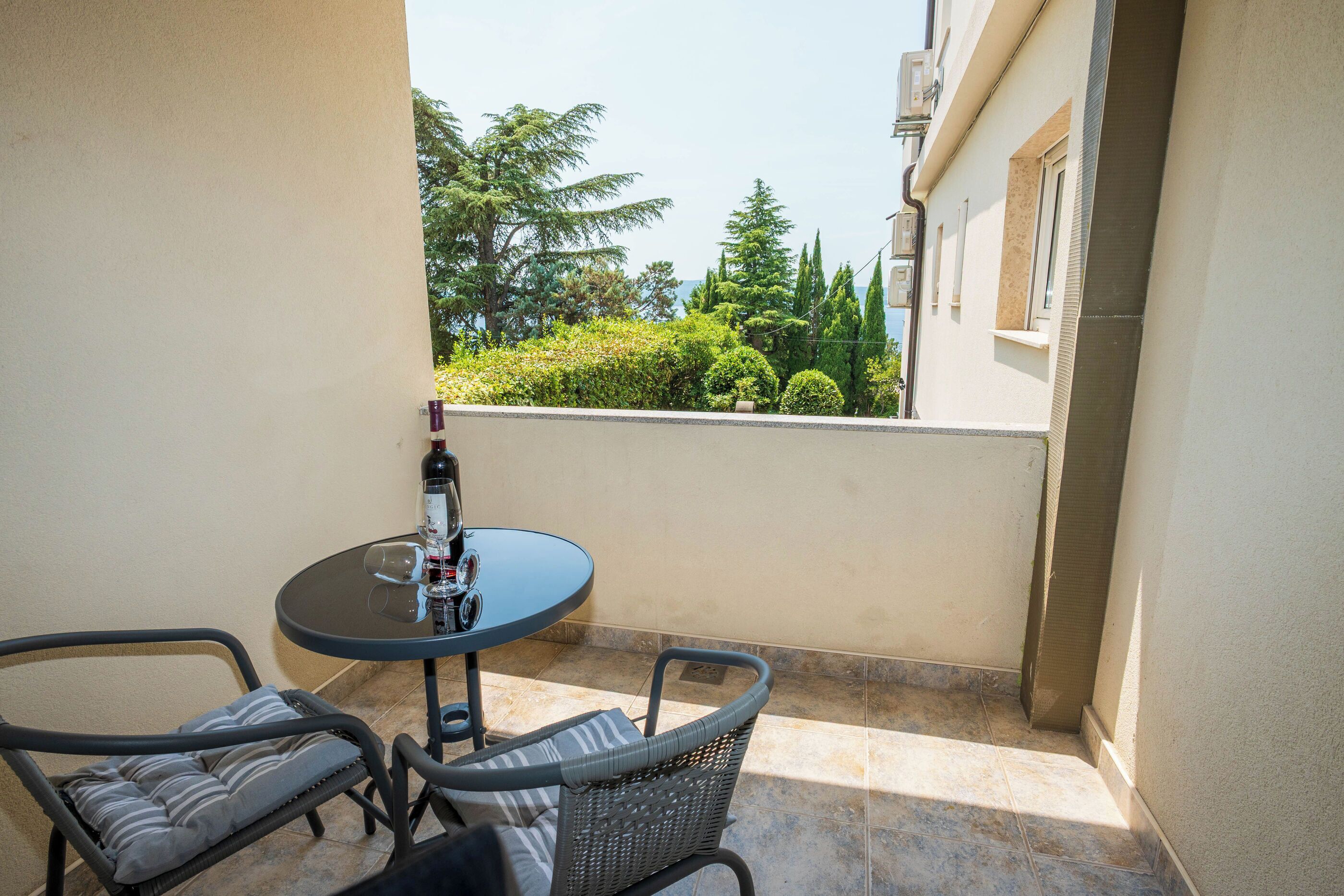 Apartment (A1) | Balkon