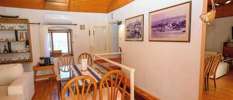 House | Dining