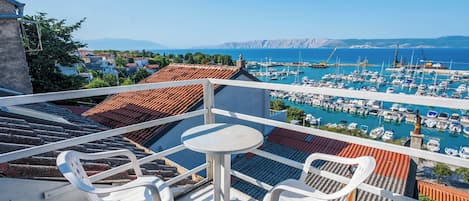House | Water view