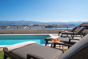 Outdoor pool, a heated pool, open open 24 hours, sun loungers - Villa Serenity Pag Sv. Marko (Pag)