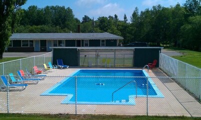 Middleton Motel and Suits
