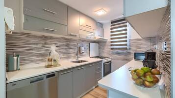 Fridge, microwave, oven, stovetop