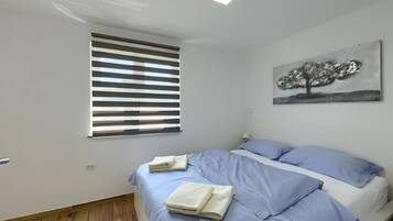 Ferros/tábuas de passar roupa, Wi-Fi, roupa de cama