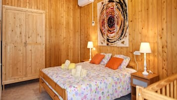 House | 5 bedrooms, individually furnished