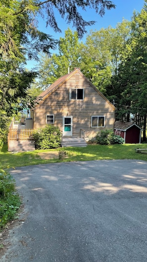 Exterior - Charming 3-bedroom waterfront cottage in lovely Hope (Hope)