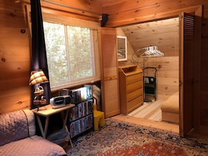 WiFi, bed sheets - Charming 3-bedroom waterfront cottage in lovely Hope (Hope)