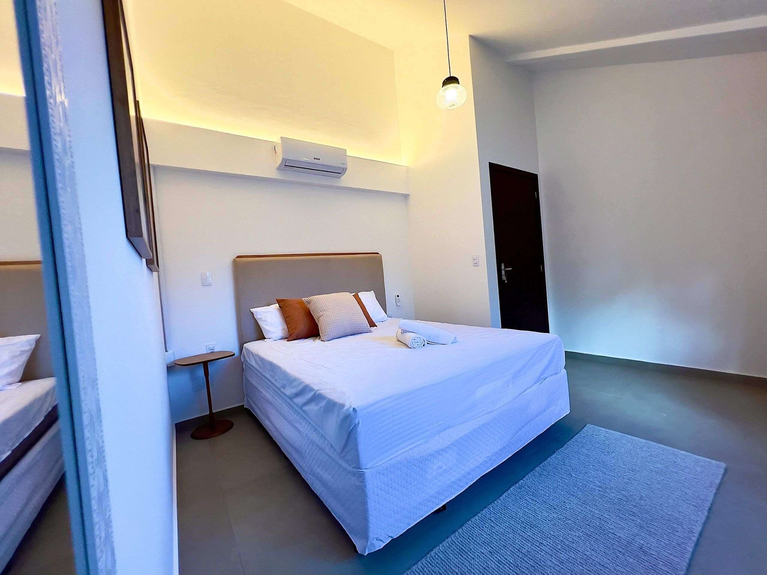 6 Schlafzimmer