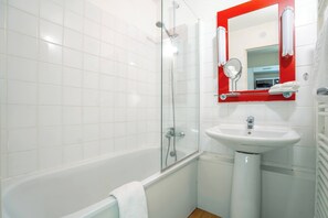 Douche, serviettes fournies