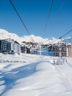 Unclassified image, 3 of 6, button - Residence Les Olympiades, Ski In-Out with WiFi in Val Thorens, "V15" by Versant Collection (Val Thorens)