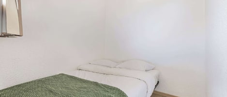 1 室のベッドルーム、WiFi、ベッドシーツ