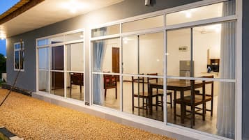 Apartment, 1 Bedroom, Accessible, Ocean View | Outdoor dining