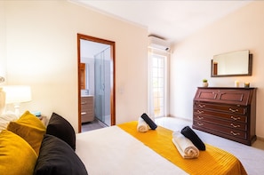 4 habitaciones, tabla de planchar con plancha y wifi gratis 