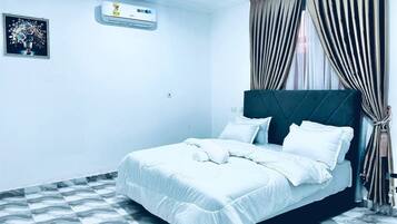 In-room safe, iron/ironing board (on request)