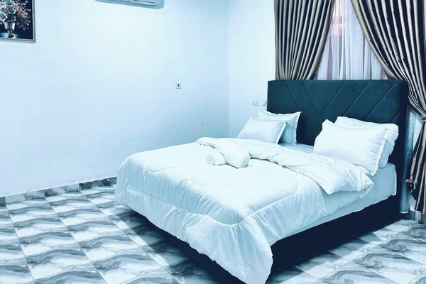 In-room safe, iron/ironing board (on request)