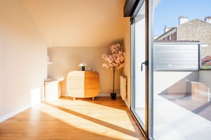 Interior - Exceptional Home • 4 Suites • Along the Marne River • Joinville (Joinville-le-Pont)