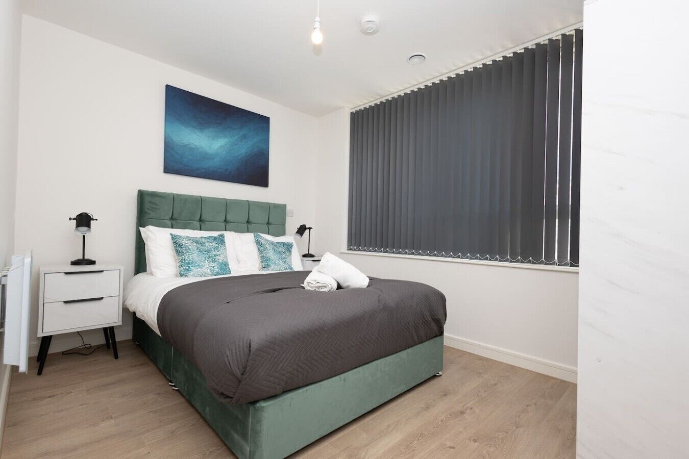 2 bedrooms, desk, iron/ironing board, WiFi