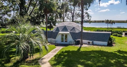 Lakeside Dome Retreat with Sun Deck & Lake Views | 2BR Rental in Clermont, Florida
