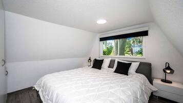 2 bedrooms, WiFi, bed sheets