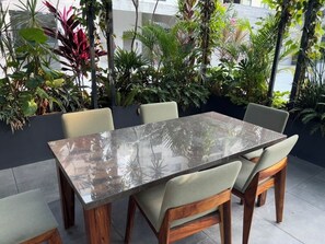 Outdoor dining - Homesharing with amenities and gardens (Cuernavaca)