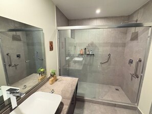 Bathroom - Homesharing with amenities and gardens (Cuernavaca)