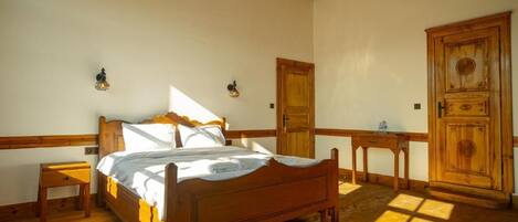 Double Room, City View | Desk, WiFi (free)
