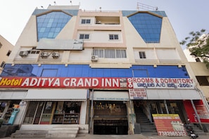 Exterior - Hotel Aditya Grand Inn (Guntur)