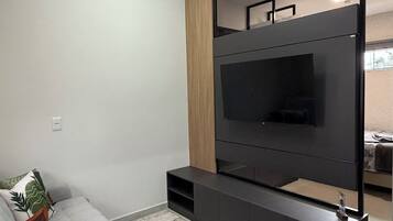 Superior Studio, Air conditioning | Living area